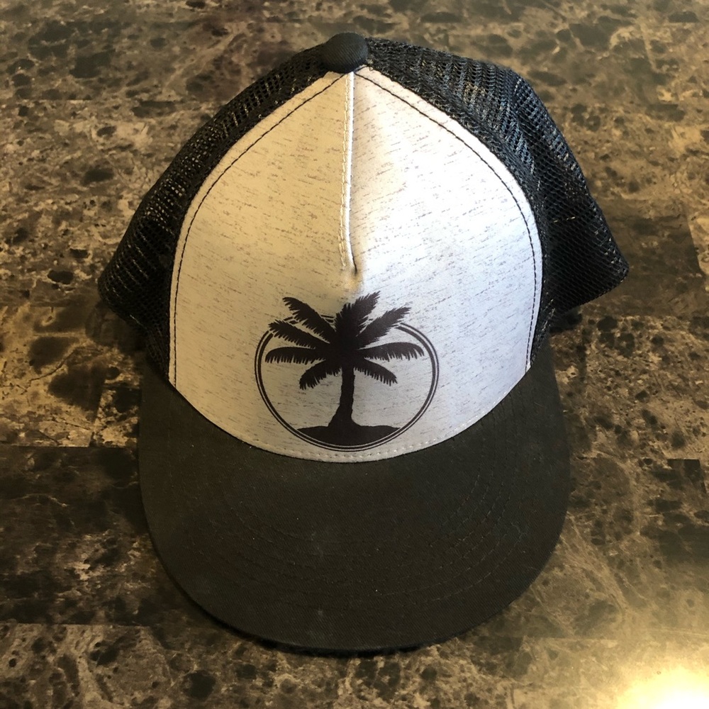 Trucker hat